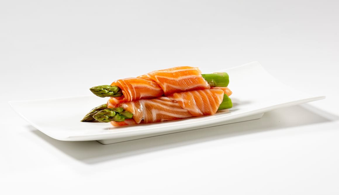 Norwegian Salmon-Wrapped Asparagus with Hollandaise Sauce